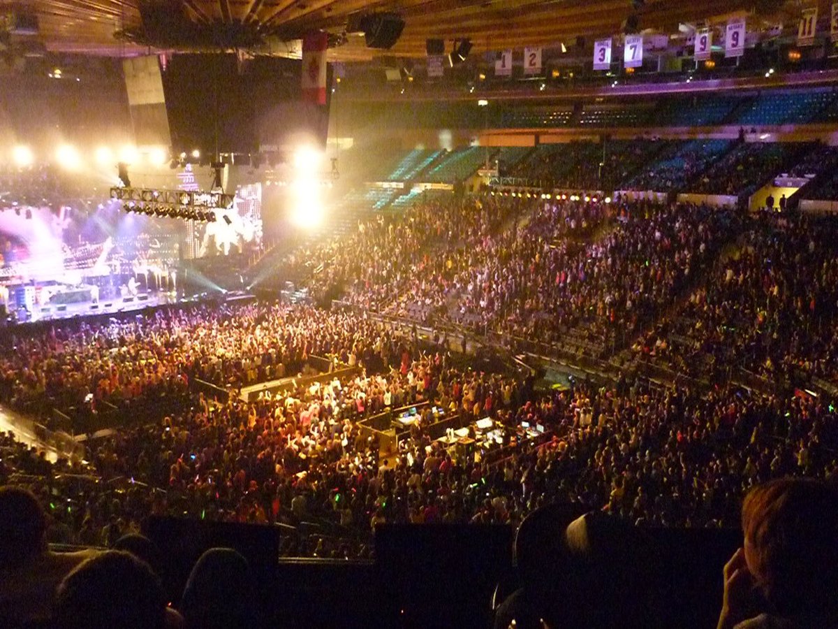 Top Updates On Twitter Madison Square Garden Night One In Three