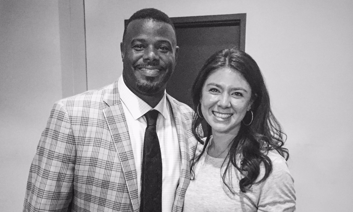 AshleyAug21's tweet photo. Hey, thanks Kid! #24EVER #GoMariners #GriffeyWeekend https://t.co/8875ubN5Mg