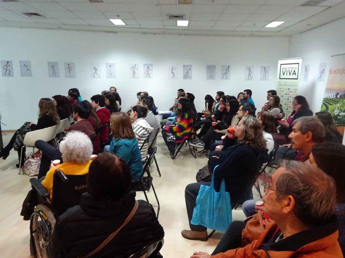 TeaSommelierScl's tweet image. Una entretenida tarde junto a un espectacular público junto a @Adagioteaschile y @Biblioteca_Viva de #PlazaVespucio