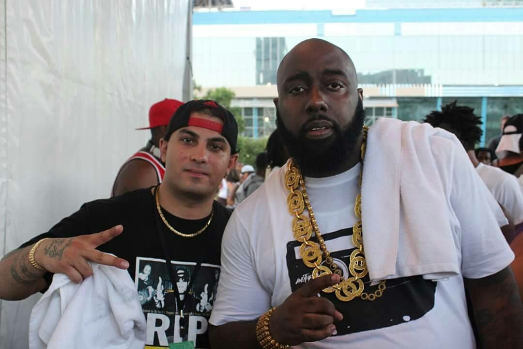 TooTrillCruz's tweet photo. #Request Ridin Dirty by @RIPTHARULA065 on @979TheBox. L @DJMichaelWatts #PimpC #CountryRapTones https://t.co/MVJyRu9eHQ