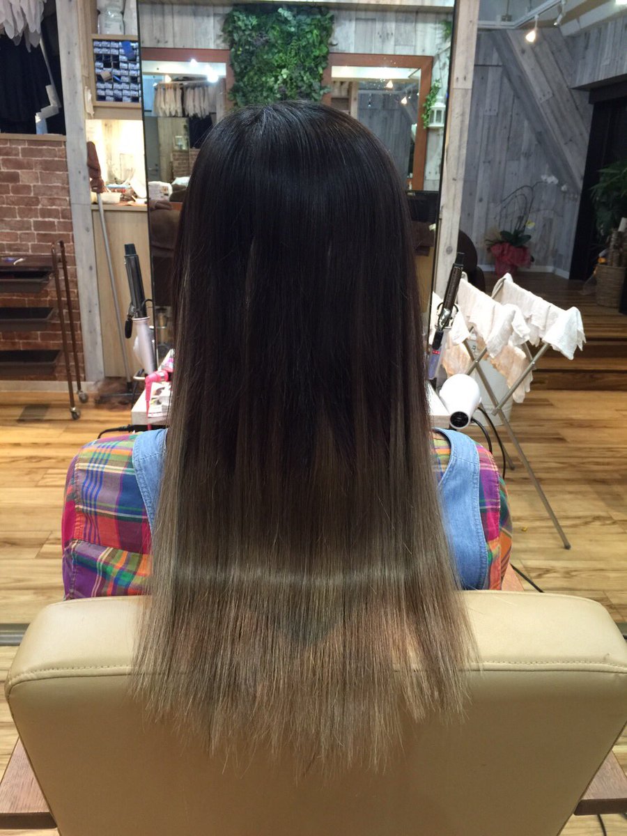 ラピステラス あんじゅ 黒髪ボブからのエクステのみでグラデーション 夏休みだけイメチェンしたい方 ぜひ カラーモデル エクステモデル パーマモデル ネイルモデル