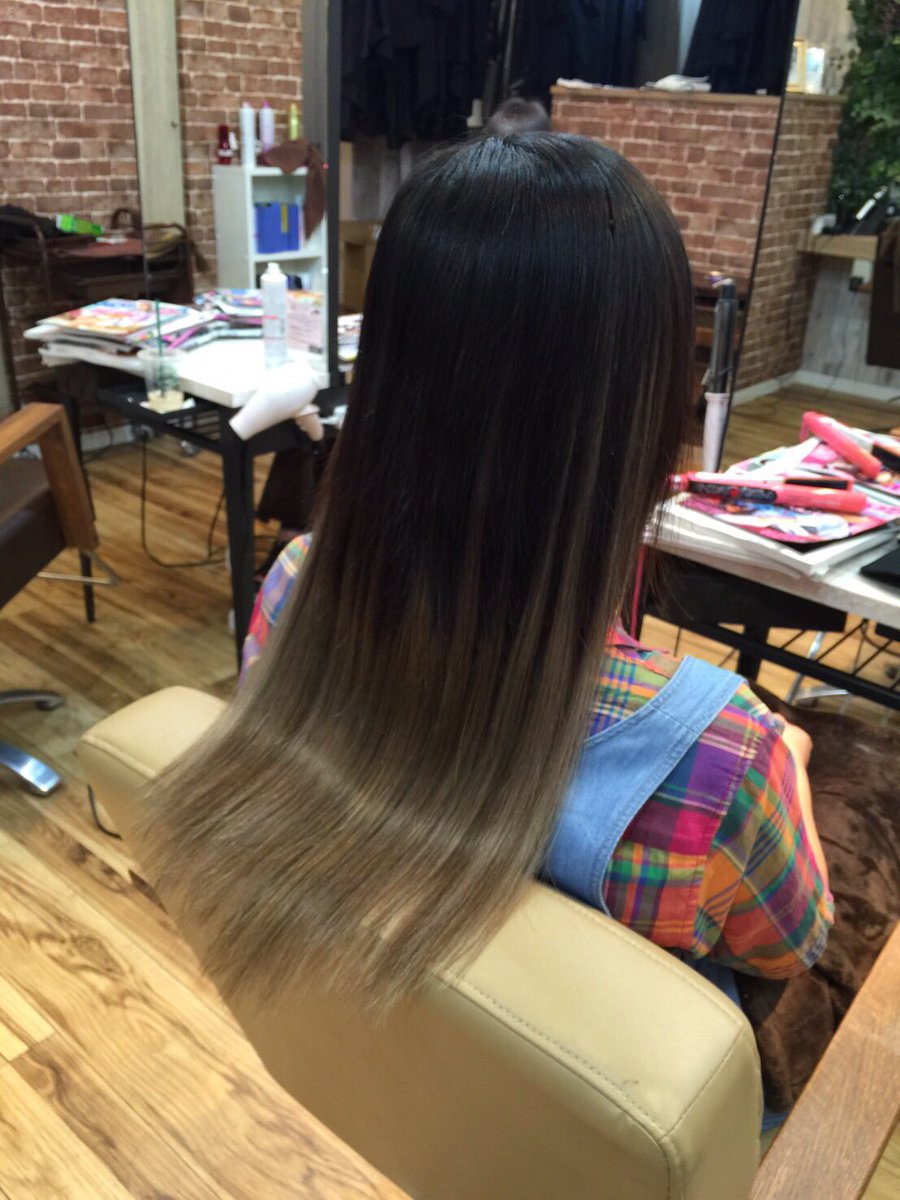 ラピステラス あんじゅ 黒髪ボブからのエクステのみでグラデーション 夏休みだけイメチェンしたい方 ぜひ カラーモデル エクステモデル パーマモデル ネイルモデル