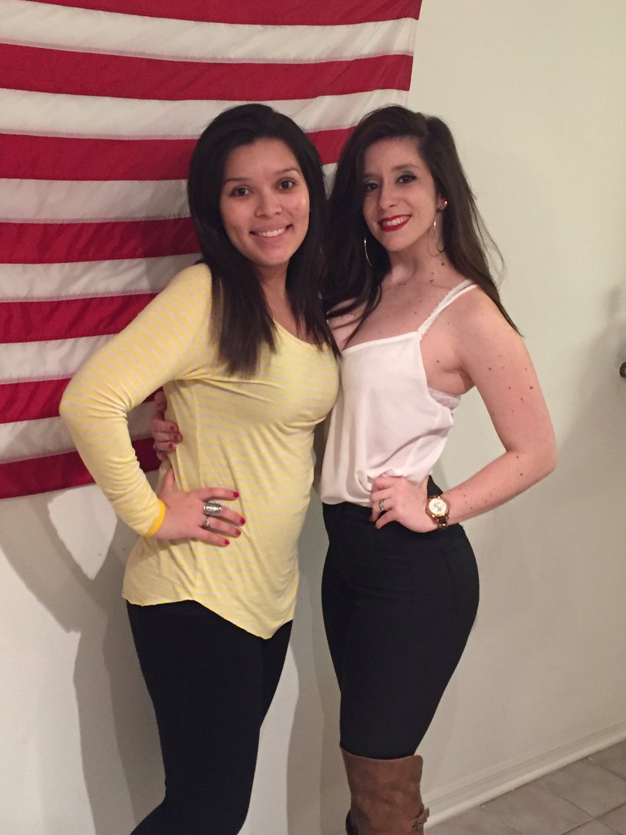 ShelbyyyRenee95's tweet photo. @vanessa_3xoxo oh? I didn't know! #HappyNationalSistersDay #dowecount https://t.co/k2cKNBPaPB