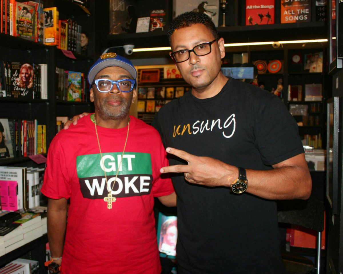reggie_simon's tweet photo. When you "Do The Right Thing", you get a chance to film the filmmaker. #SpikeLee #moleskin #simonvisionmedia https://t.co/zazb9PTkqZ