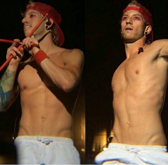 xx_Cliquexx's tweet photo. #ERS2016 #joshler #JoshDunLegs #JoshDun #JoshDunSmile https://t.co/B1EoNR4zQ2