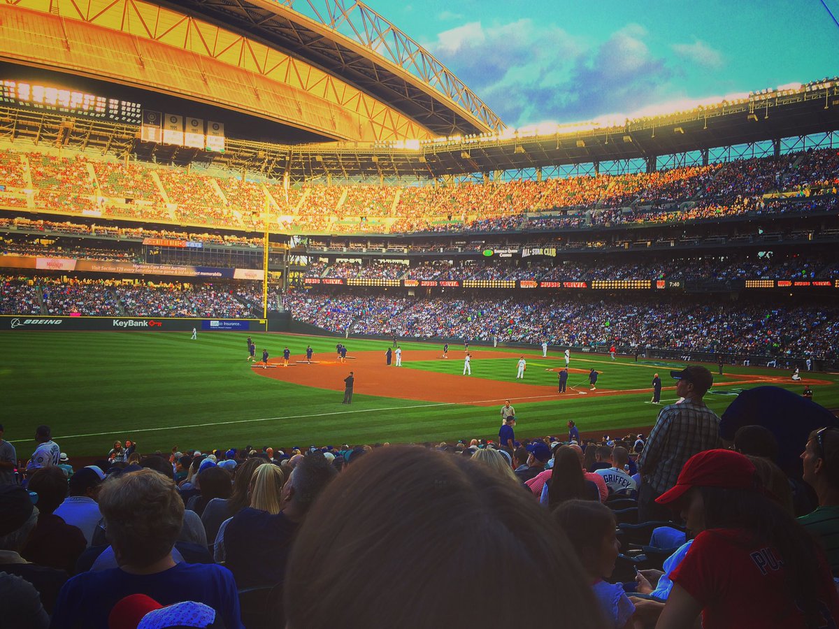 dhali4's tweet photo. Safecofield. Big wins for the Mariners. #kengriffey #MLB https://t.co/Eh51N0u9hr