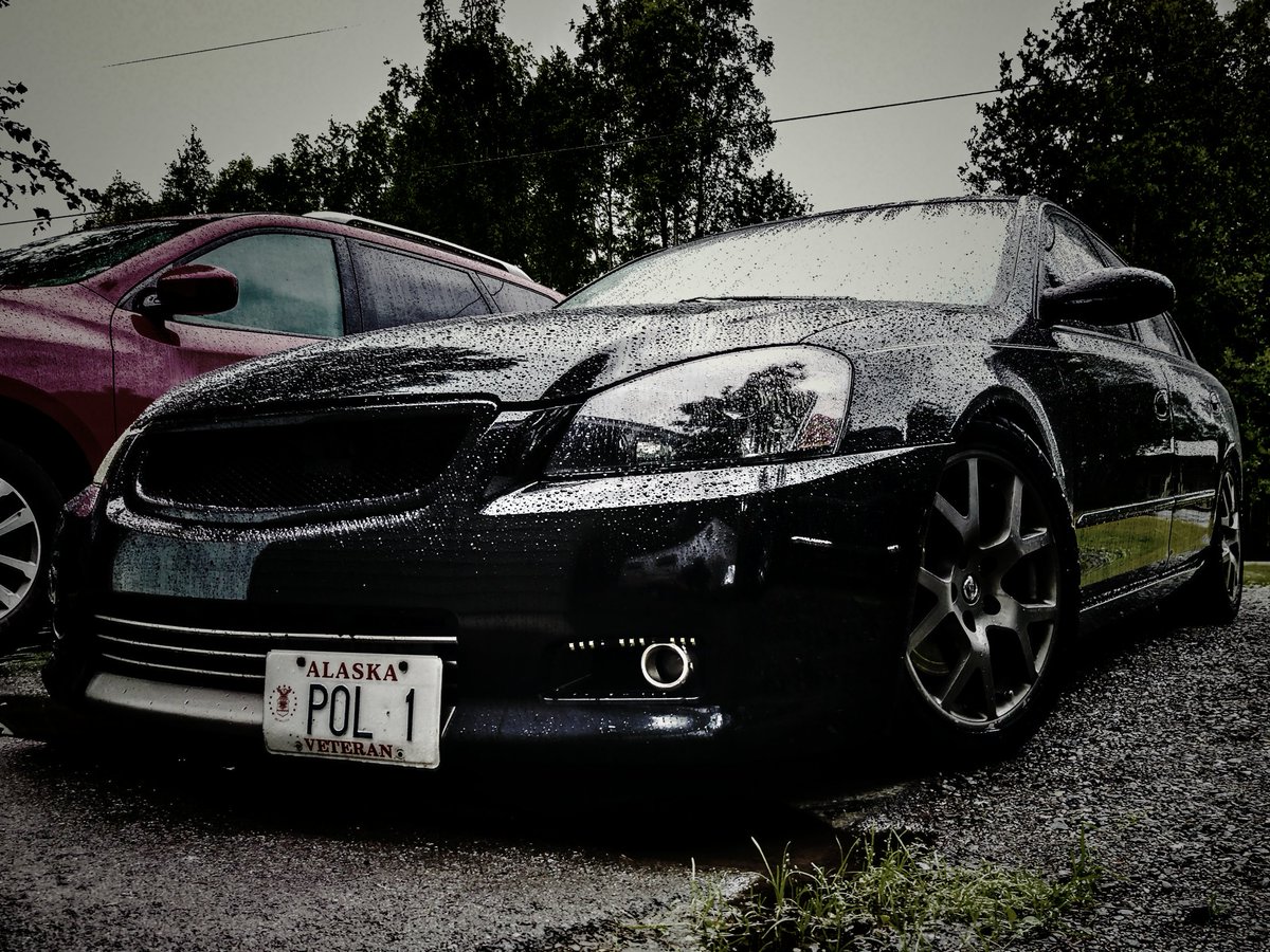 Devilhawk17's tweet photo. Rainy days... #Nissan #Altima #SER #rainyday #AlaskanAltima #EvilSER #Alaska @NissanUSA @Nissan @NISMO_USA https://t.co/StpGBKXjM2