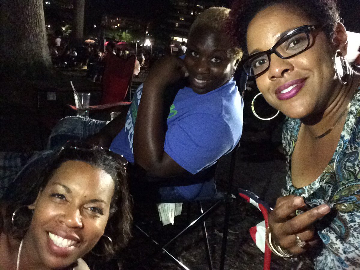 Enjoying myself with the girls at the #SSFMPP <a href="/DeruSpeaks/">Talaya S. Simpson</a> <a href="/EZRock289/">elbie</a>
