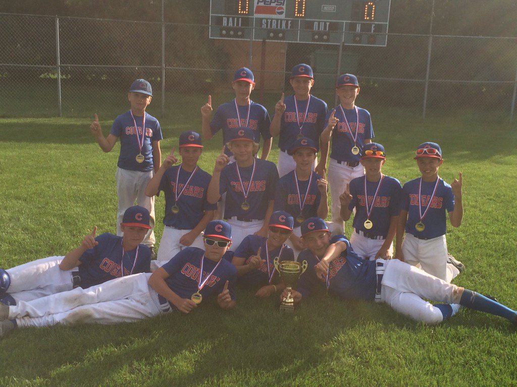 PoppiBigg's tweet photo. 2016 Pee Wee AA Tier 1 Provincial Champions! #CamroseCougars #WesternsBound https://t.co/XTJwIy9sTg