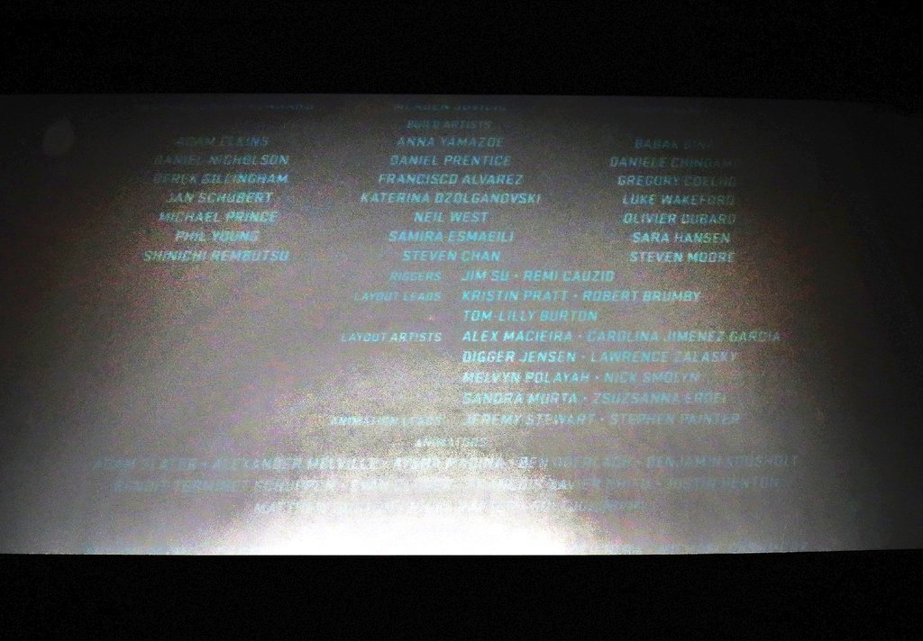 Okinfografia's tweet photo. Mi nombre en los créditos de Star Trek Beyond, esta vez sí. Vaya caca de foto me ha salido, pero ahí estoy <3 https://t.co/PPRybHd2jP