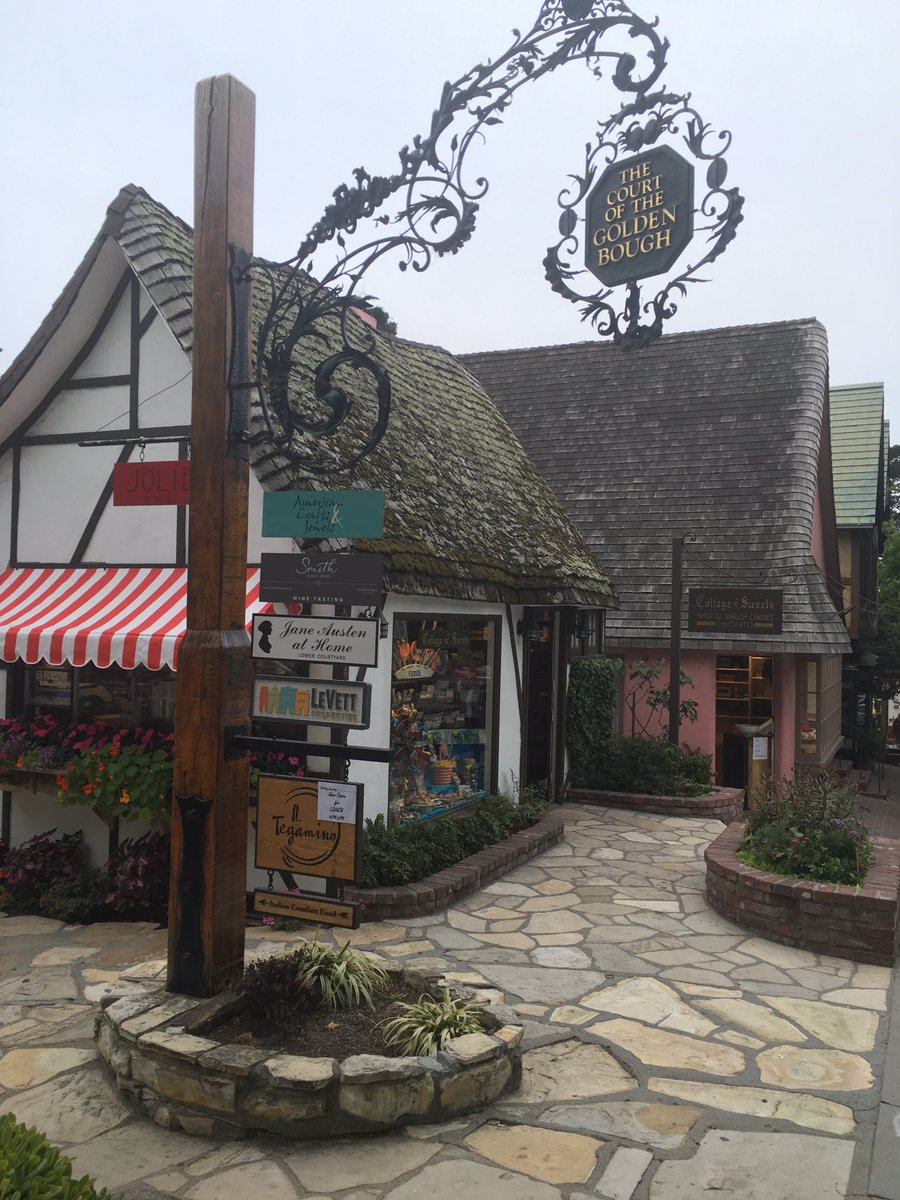 AdventurerGuide's tweet image. Sweetheart beach town-go to #carmel #ca &amp;amp; eat dinner at #dametracafe #travelexpert  #traveltips #NeverStopExploring