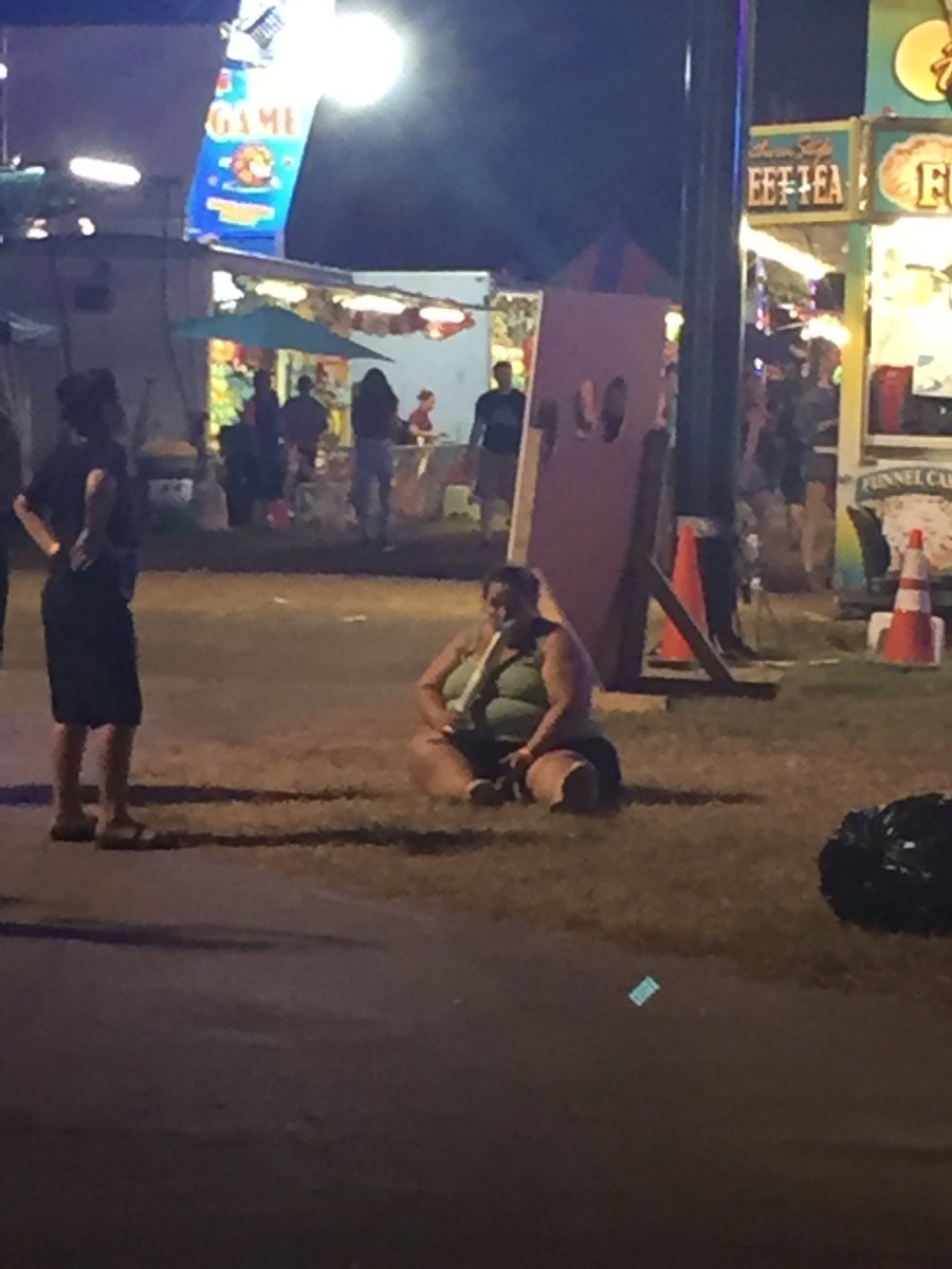 laurenrose0's tweet image. @FairFinds when the fair is just too hard