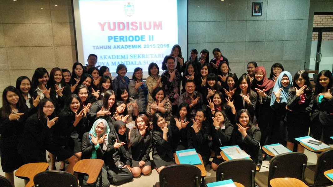 AKSEWMS's tweet photo. Yudisium Periode II Tahun Akademik 2015/2016 #AkseWMS https://t.co/75qLKfB7Kl