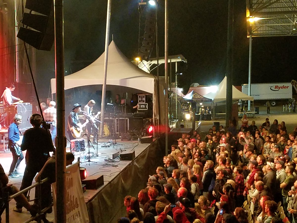 Praise1065's tweet photo. So glad you made it @switchfoot !!#praisefestbc #Praisefest https://t.co/OlncwIzhOW