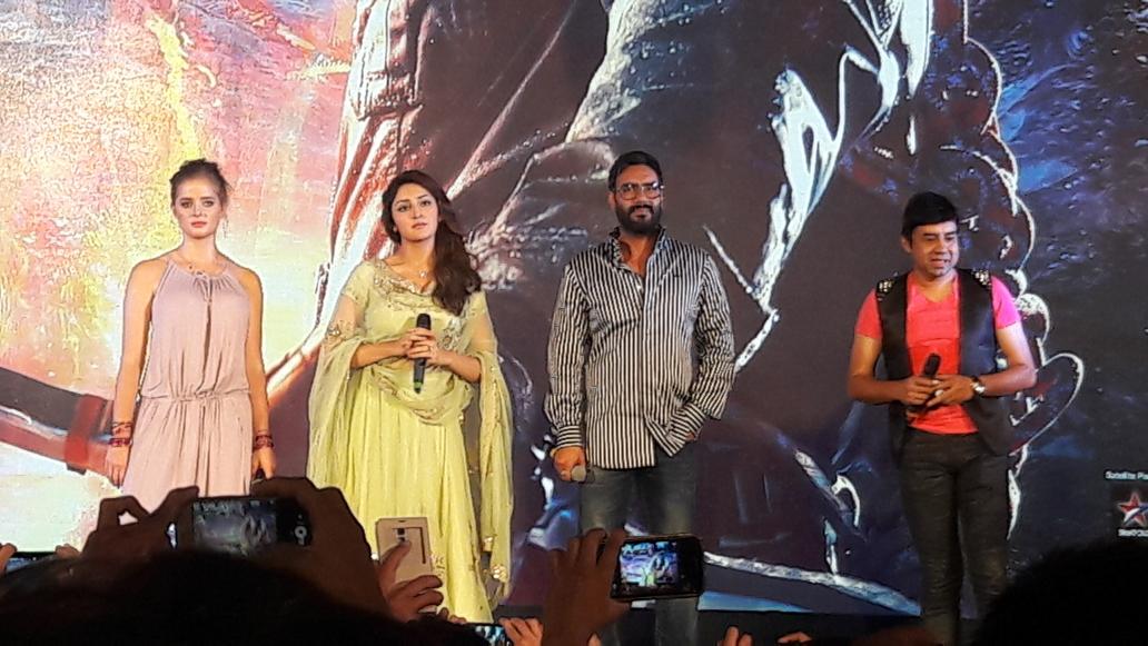 AlirajpurFc's tweet photo. Shivaay Trailer Realeased
Shivaay | Official Trailer | Ajay Devgn: https://t.co/KH8CoOushZ https://t.co/5Q6YtECVfk
