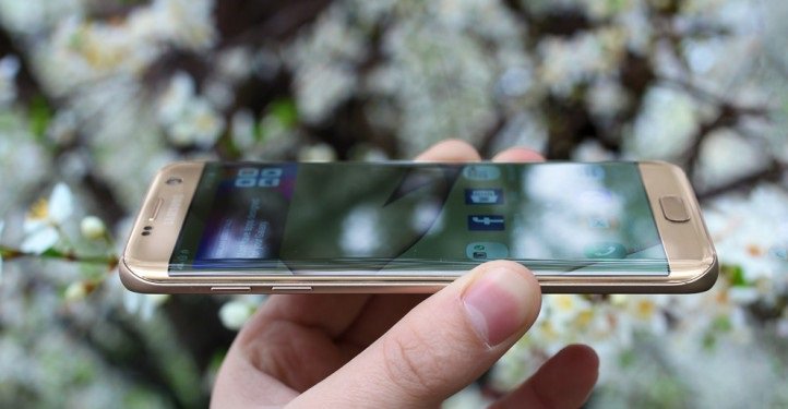 techno_kurt's tweet photo. Yeni Samsung Galaxy S Modelleri Artık Sadece Kavisli Ekrana Sahip Olacak! - https://t.co/FAvvwghsws https://t.co/2CUPMNh9IN