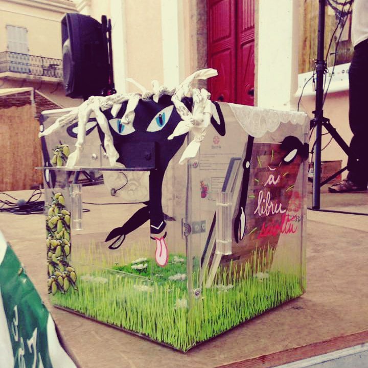 demlucaleBastia's tweet photo. #Bastia #afieradilamandulu #Aregno #Transhumance Aregno a aussi sa boîte à livres ! @Merria_Bastia @FoyerAregno https://t.co/gIwkmNp0Bf
