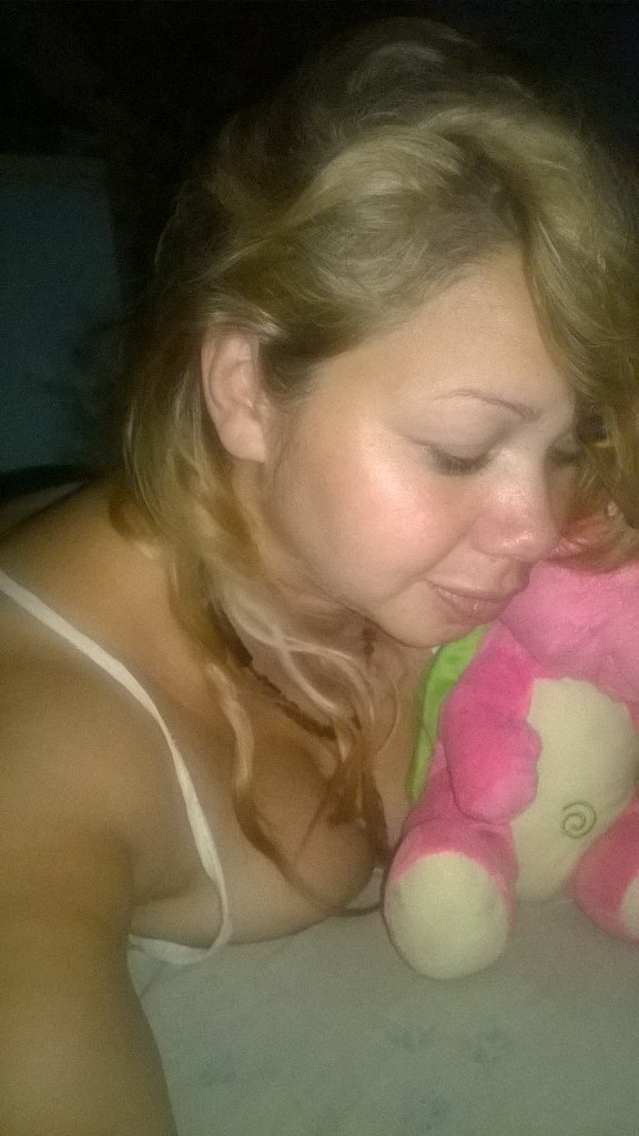 malefika_25's tweet photo. 2:15 am y yo sin poder dormir ???😢 https://t.co/c2JcMPBOM4