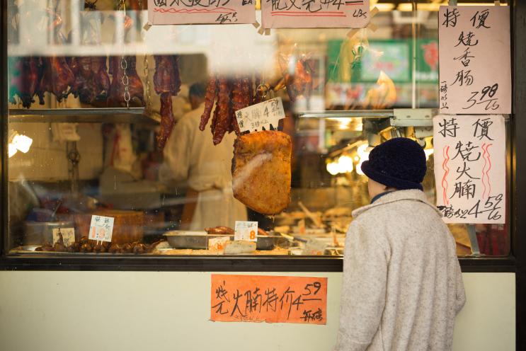 This is massive. China aims to cut meat consumption by 50% → buff.ly/2asWGLU #signalspottedby <a href="/kiajiehui/">Jiehui Kia</a>