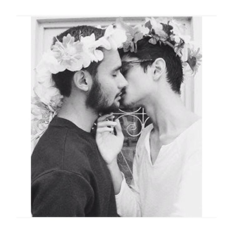 EliasPage's tweet photo. #amorgay #gaylove #gay 😍 https://t.co/t4qxLC6o7T