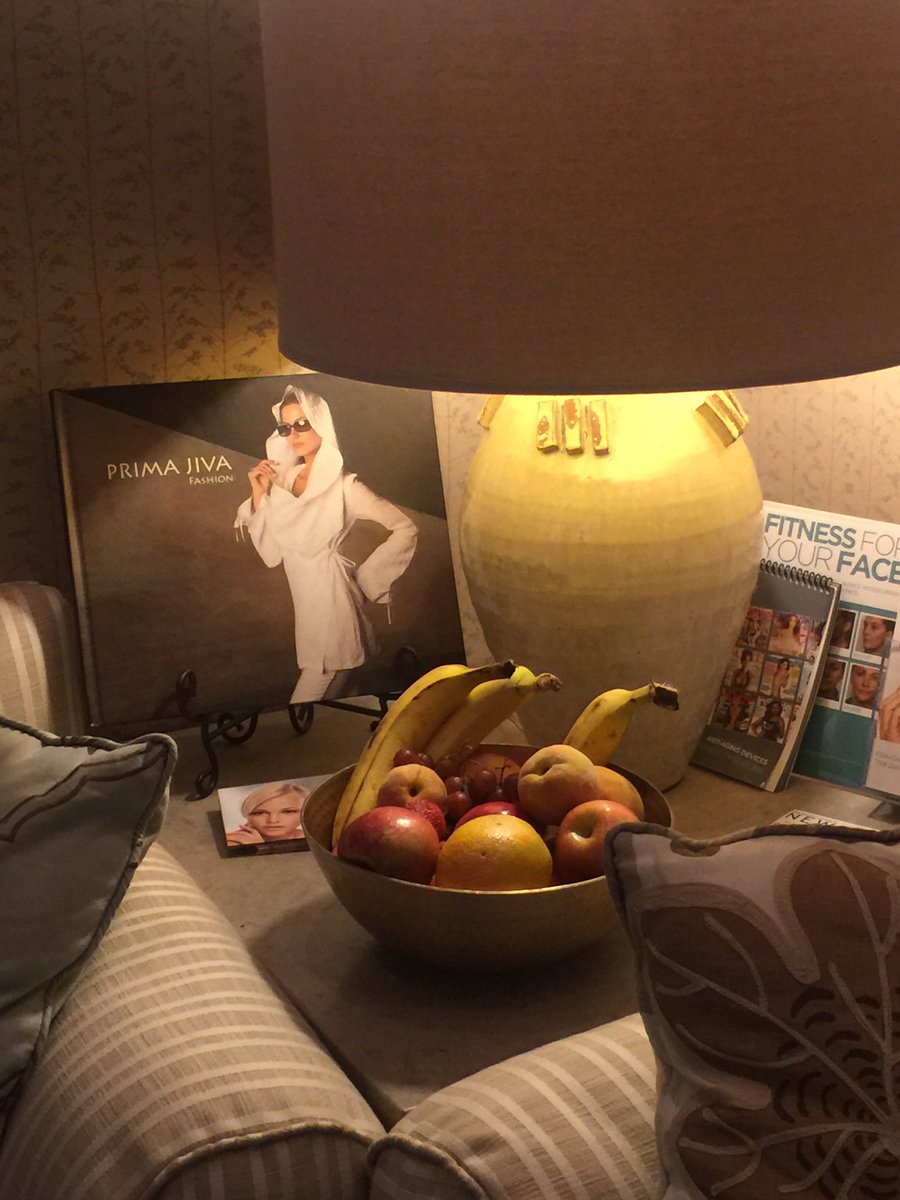 nylolive's tweet photo. #Resorts @SchemppSalma #manoco #Italy at Lafayette Park #Hotel @ClaremontHotel https://t.co/g2uXcVq5oM https://t.co/J9kupms0yT