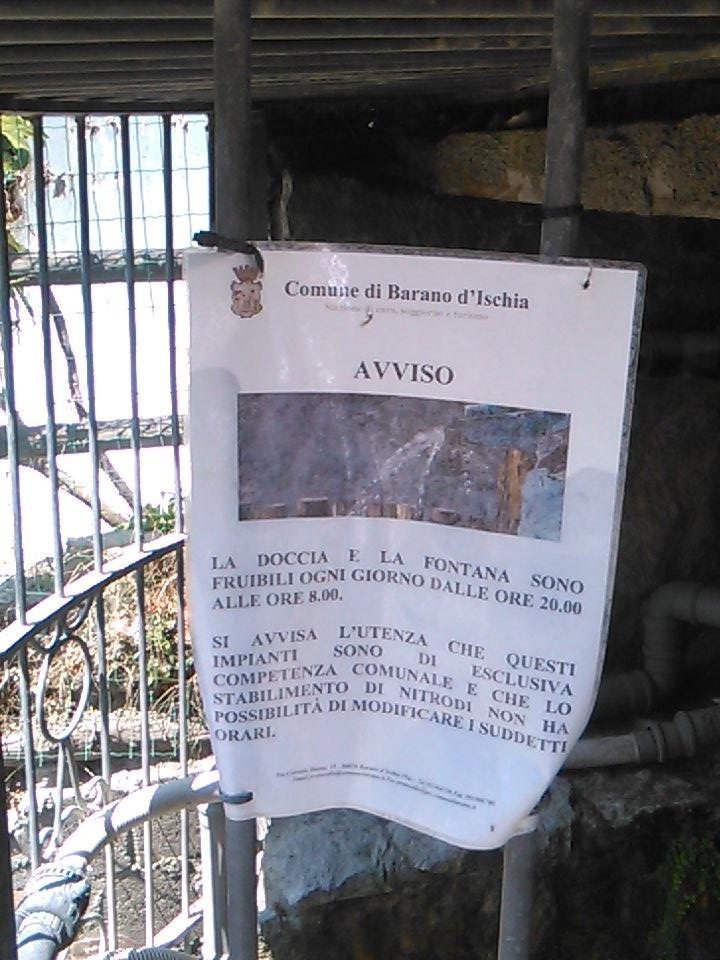 fradik's tweet photo. Accesso pubblico della Sorgente #Nitrodi Barano, chiuso lo storico antro e installata una doccia. #iloveischia https://t.co/jwELH8WjTZ