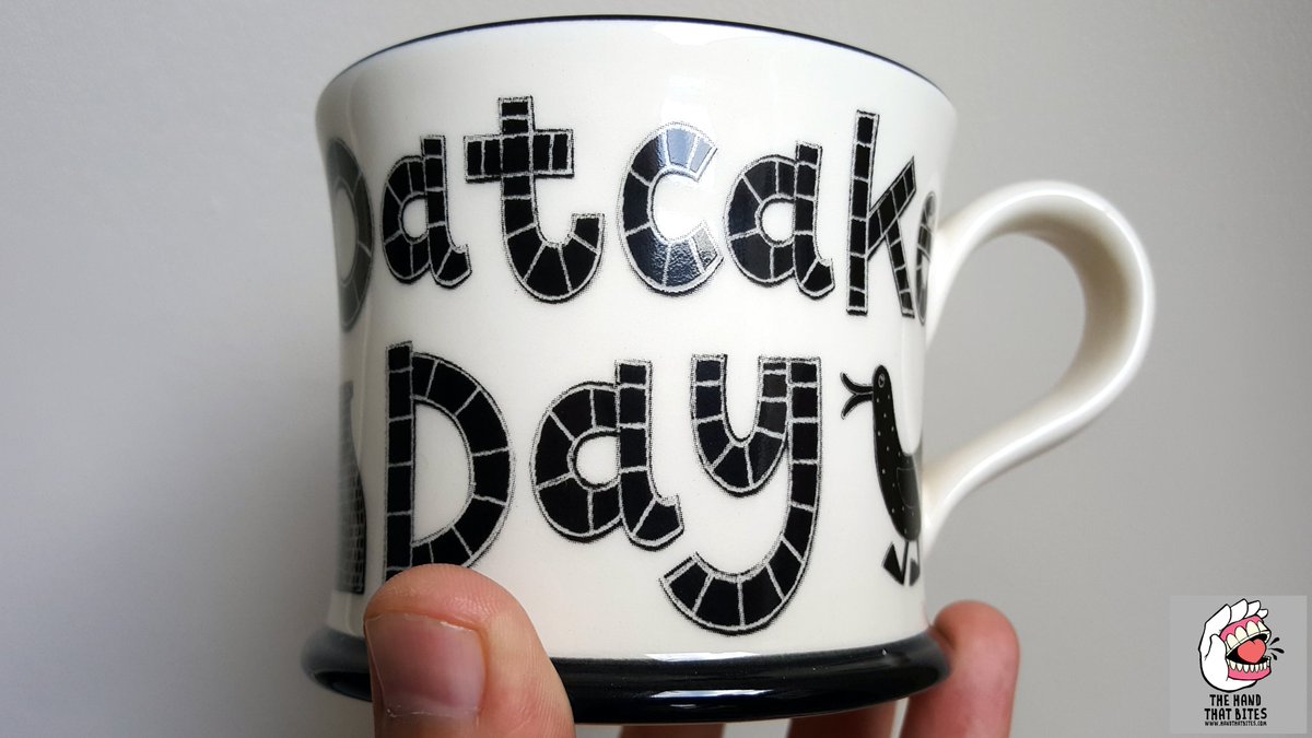 handthatbitesuk's tweet photo. Should I do a FB giveaway with this awesome cup for Oatcake Day @appetitestoke #giveaway #madeinbritain #pottery #rt https://t.co/x3f3yloAAO