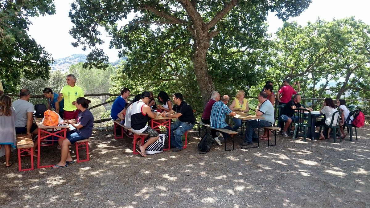 visitviva's tweet photo. Bellissima compagnia e bellissima giornata! #trekkingBonuIghinu #Mara #Villanova #BonuIghinuEdenB @visitviva https://t.co/KB1AL0cIkJ