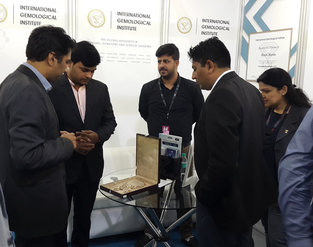 igiworldwide's tweet photo. Day 4: Positive outlook for the upcoming retail season for Diamond and Jewellery Manufacturers #IIJS2016 #GJEPC #IGI https://t.co/plfUKTS3u2