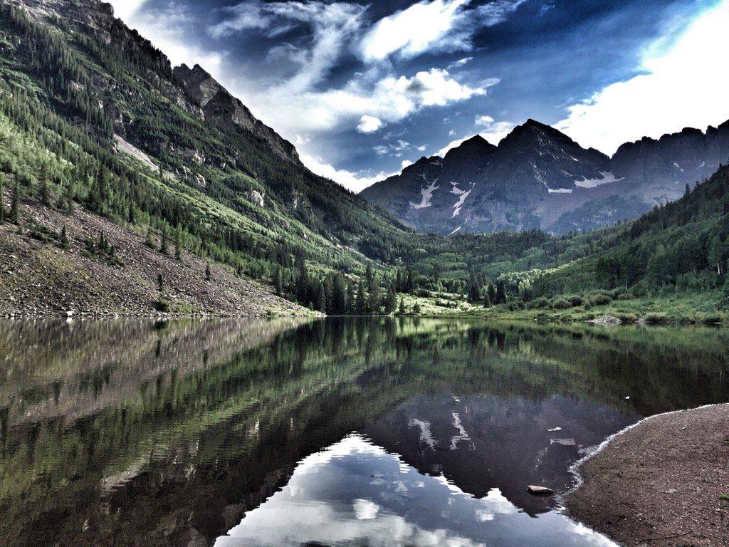 tatummcarthur's tweet photo. Maroon Bells this weekend. No wonder everyone is moving to CO! https://t.co/KuHSjvjjpa