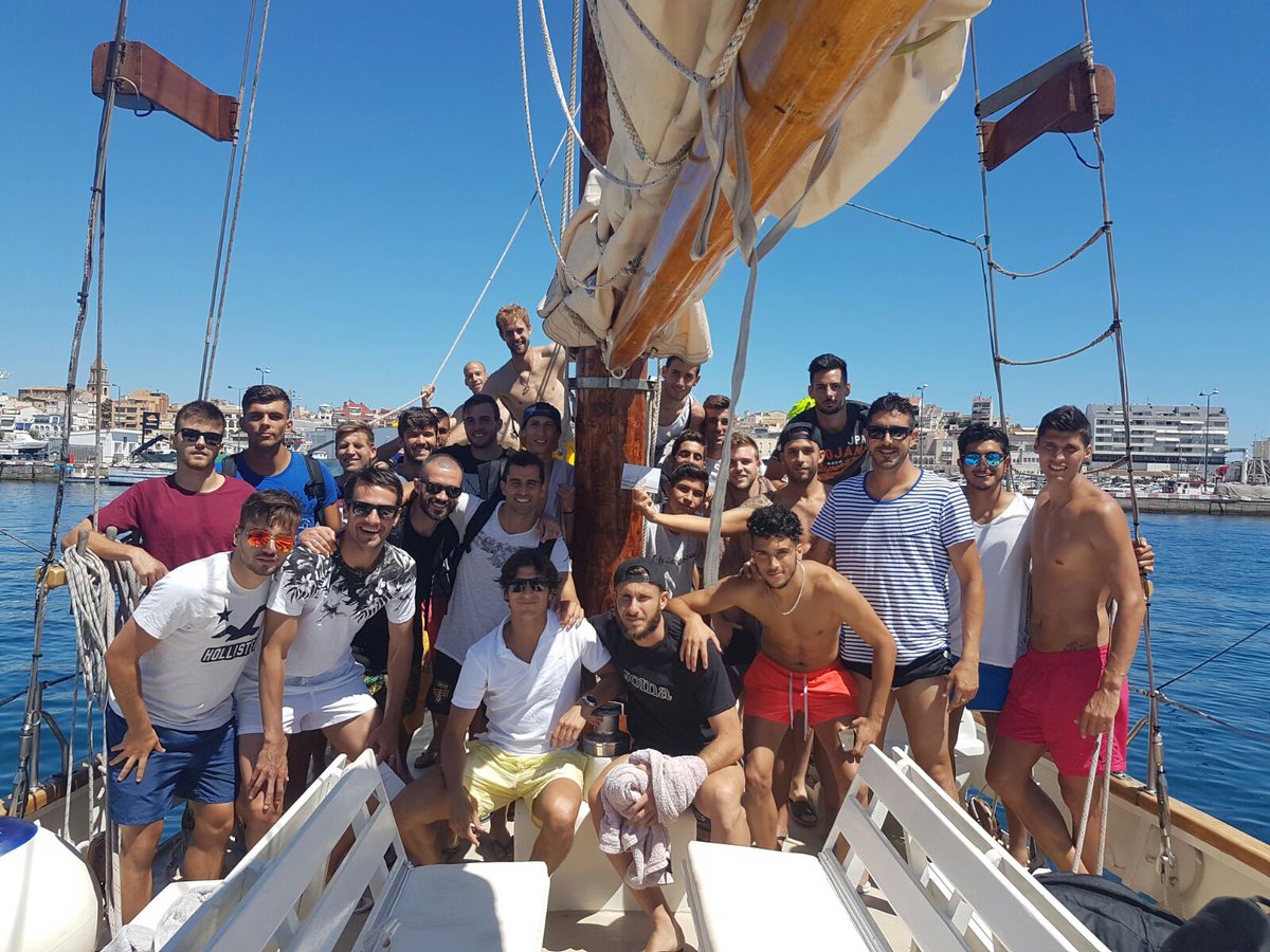 Día de convivencia con esta gran plantilla!! A ponernos a tope para el inicio ligero!! Somhiiiiii <a href="/UELlagostera/">Unió Esportiva Llagostera</a> !!