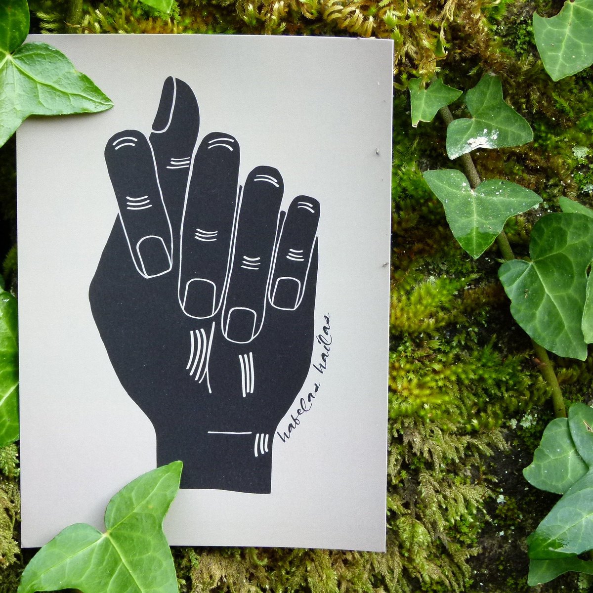 Sabes el significado de este amuleto?Descubrelo en el QR de nuestros productos! ;) #habelashailas #meigas