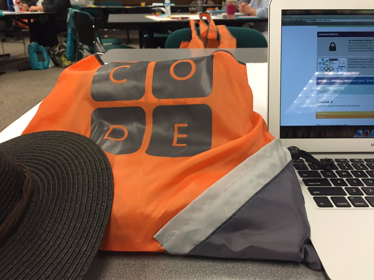 shellycarp06's tweet image. Chicago workshop time with @carrieannweis #codeworkshop #code #timetogetnerdy #gocolts