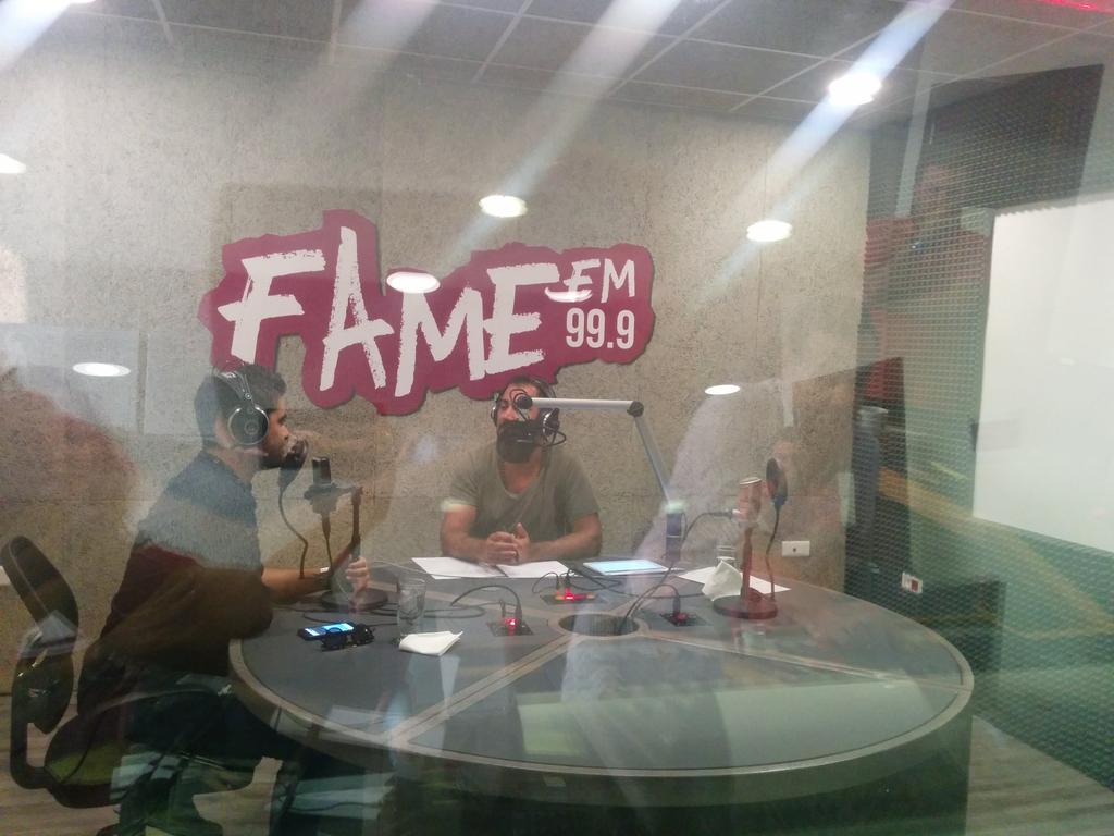 FameFmLB's tweet photo. انطلقت حلقة #driveatfive مع @NassifZeytoun مباشرة على 99.9 Fame مع @VinyRoumy 
للمشاركة الاتصال على 78/995995 https://t.co/2vgSSOSZL9