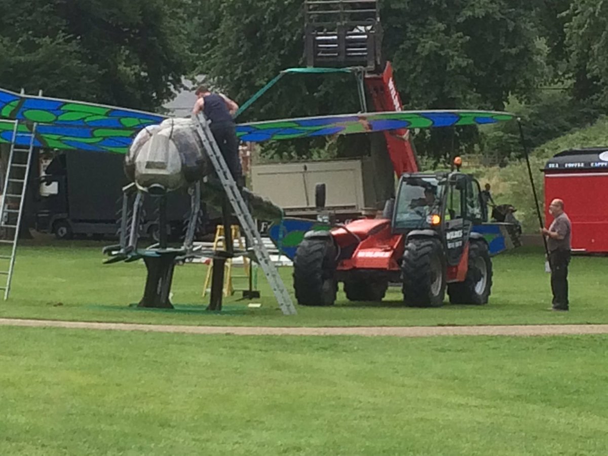 SHeLL40Lee's tweet image. @ShrewsFlowerShw Fantastic Dragon fly has arrived #buildinginprocess