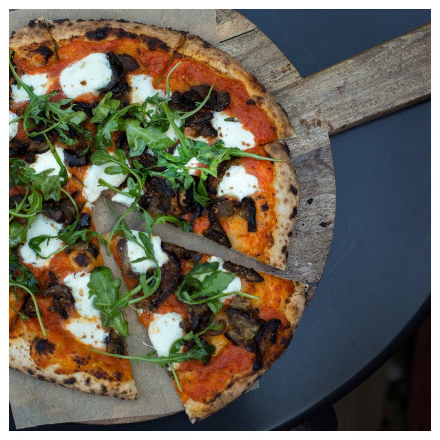 #MeatfreeMonday 
Great way to include the whole family!
Aubergine&amp;Buffalo Mozzarella pizza>> ow.ly/Lc3L3030qG4