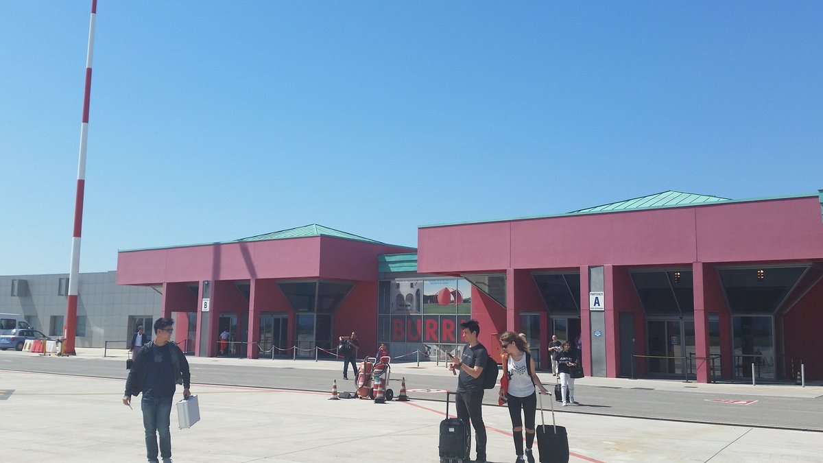 AndrewIColes's tweet photo. Getting today's flight out of Perugia back to London. See you next year! #HackCortona https://t.co/HTRL84upTx