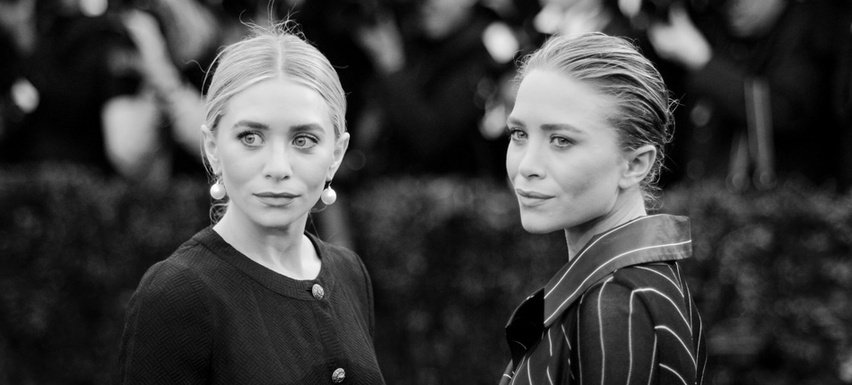 VogueSpain's tweet photo. Prendas que solo se comparten (a veces a regañadientes) entre hermanas... #NationalSisterDay https://t.co/A5iSsZNKEa https://t.co/OlxjuOF93i