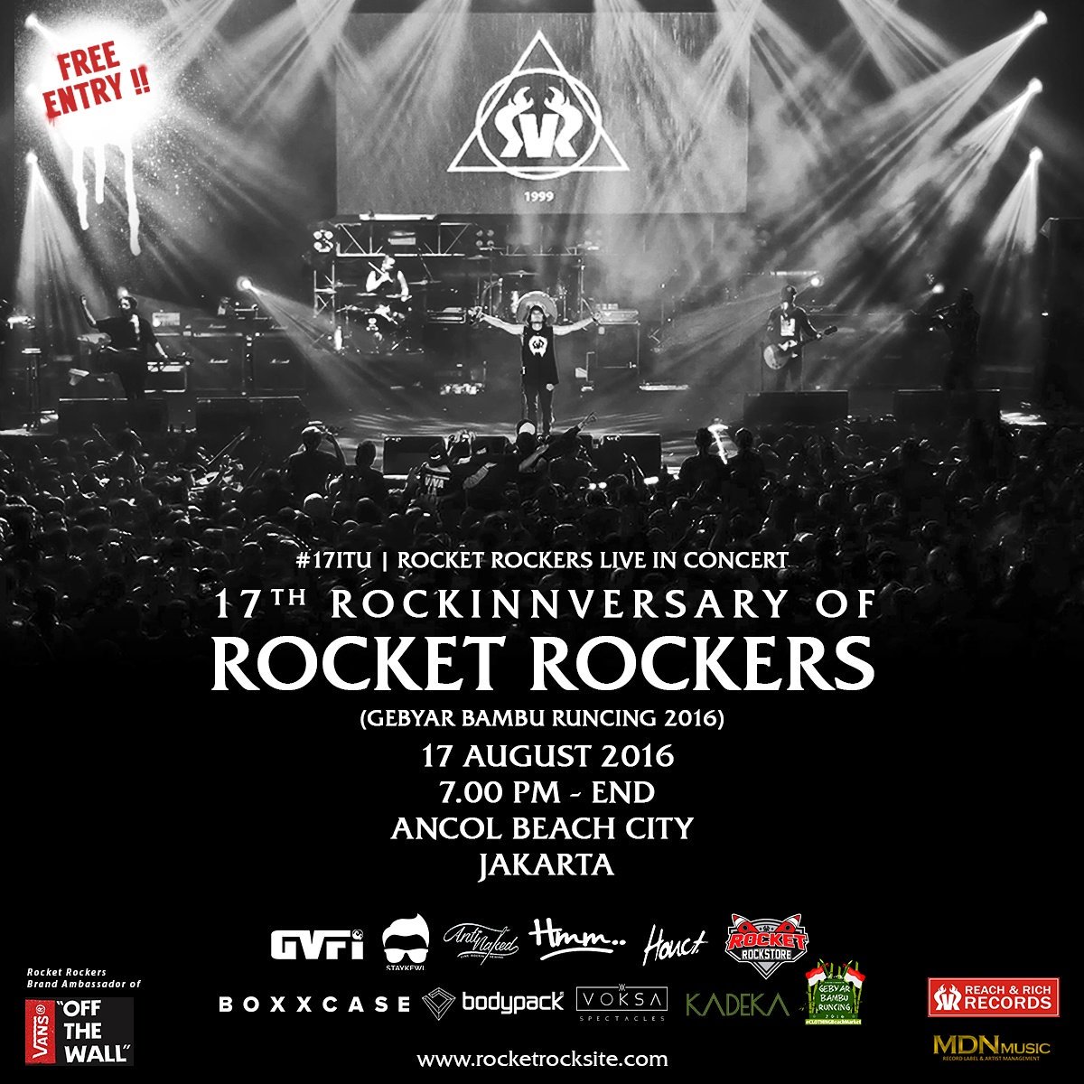 rocket_rockers's tweet photo. #17itu Live In Concert! merapaaat FRIENDS! https://t.co/Fmlzz8DVcF