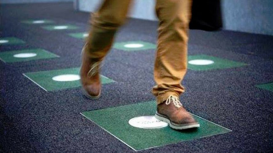 PreslavRoev's tweet image. #Veranu : ce carrelage produit de l'électricité grâce à nos pas @thepositivr bit.ly/2aERnUN