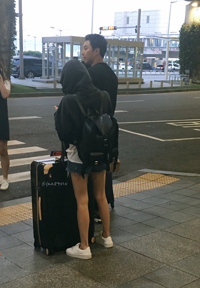 [PIC][08-08-2016]Tiffany trở về Hàn Quốc vào tối nay CpVPMYLVMAAUil4