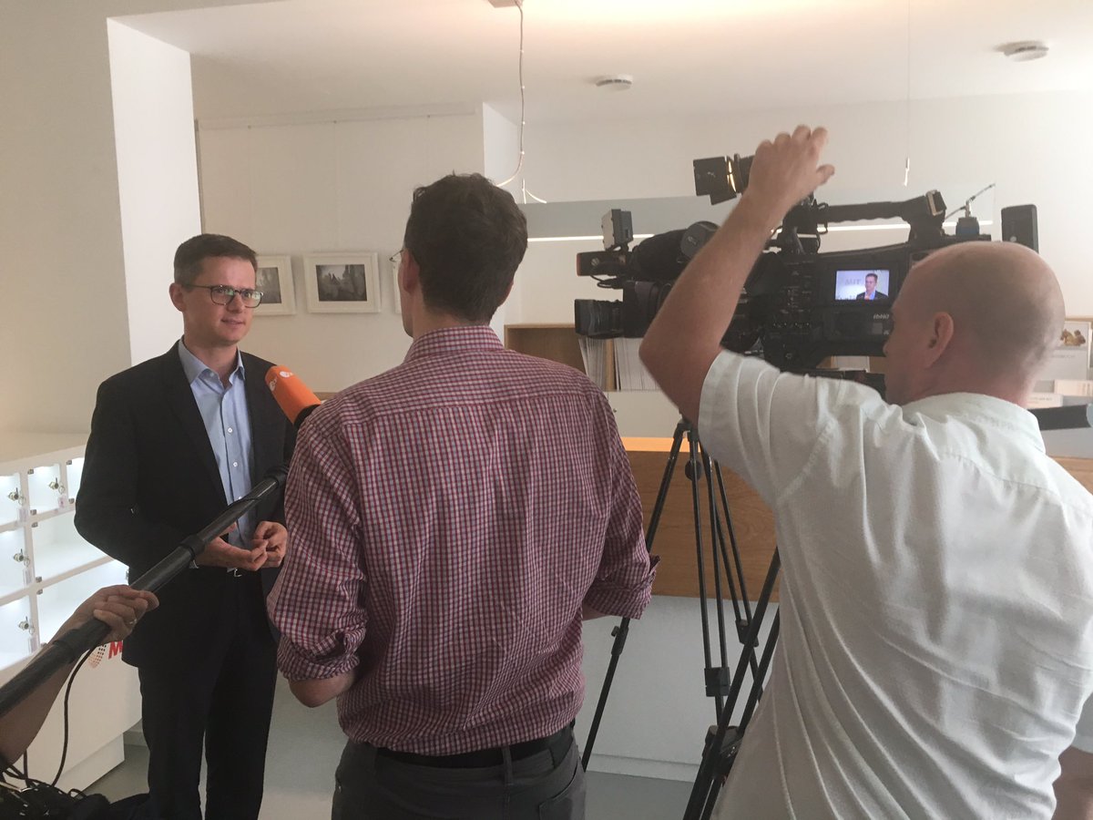 MIT_bund's tweet photo. "Wir werden dafür kämpfen, dass es im nächsten Jahr einen Wahlkampf über Steuern gibt." #Linnemann @fneuhann @ZDF https://t.co/6voEMVV7NN