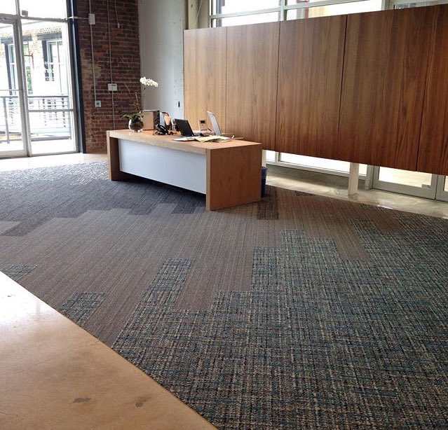lori_bailey's tweet photo. A beautiful installation of World Woven at the #interfacecarpet Atlanta showroom! #skinnyplanks https://t.co/Hei3u8AFlJ
