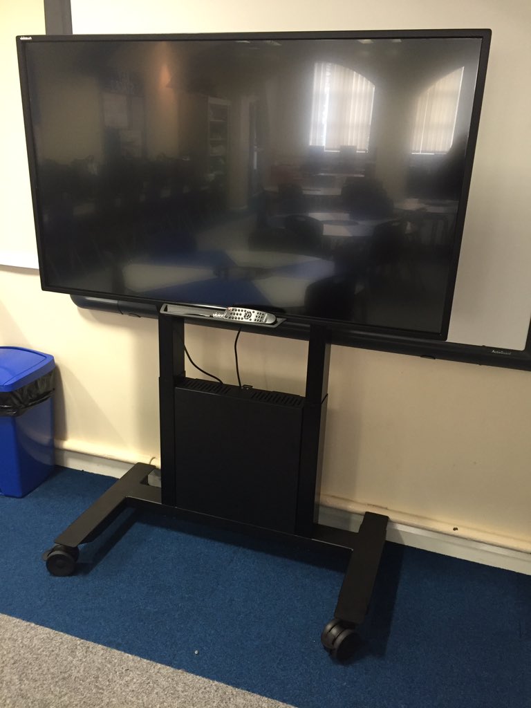 StaffsTech's tweet photo. VividTouch install for the new nursery in Burton #avocor #vividtouch https://t.co/09j9H98Tdb