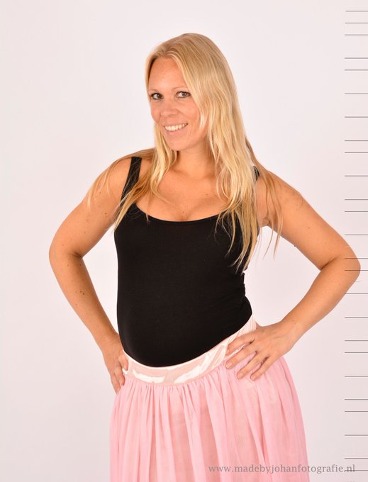 Hier Op de foto 1,5 week na de bevalling https://t.co/qzwsv7QvLf<a href="/tag/latex"class="tags"><span>#latex</span></a>