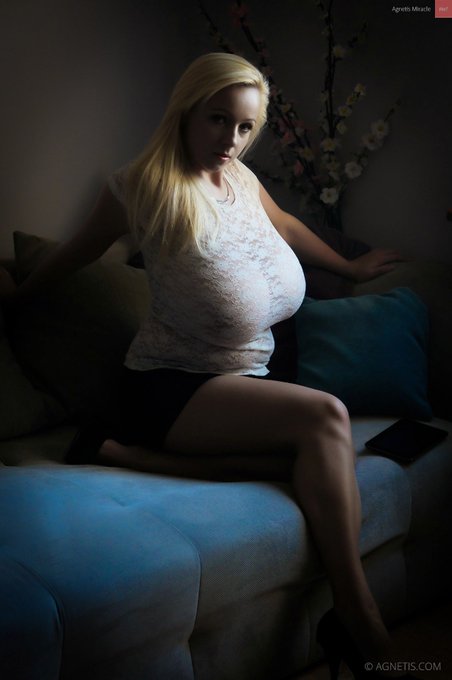HomeSweetHome - Lovely Week for All My Friends!
#HomeBird in 100% What do you Like?
New Pics in ME! Section