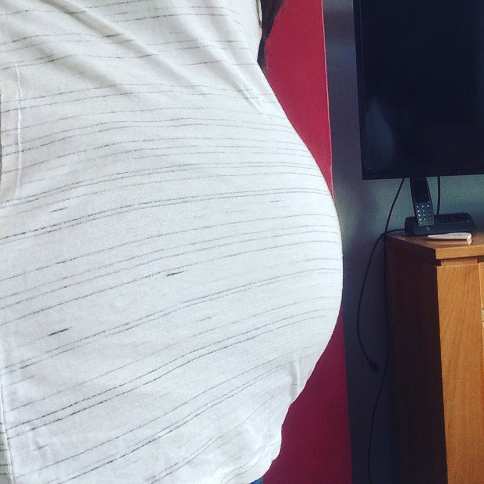 DrageyB's tweet photo. 26 week bump #proud #parentslife #babylove https://t.co/UvVZc1w5LK