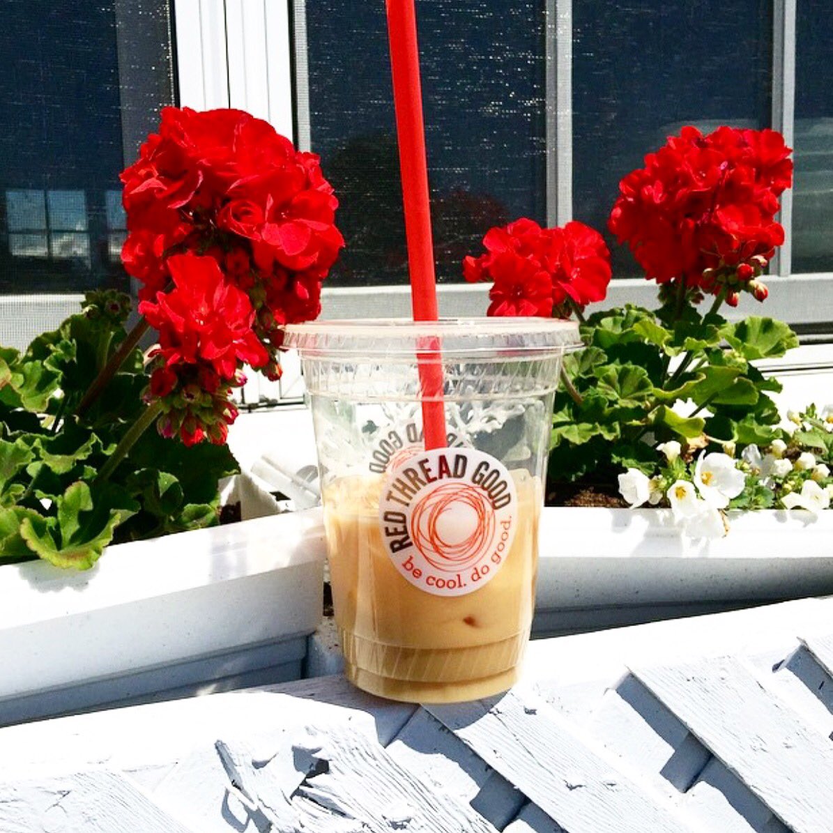 redthreadcoffee's tweet photo. Mondays can be fun days with a coffee break in the sunshine! π #BeCoolDoGood https://t.co/TPwPwnvvxn
