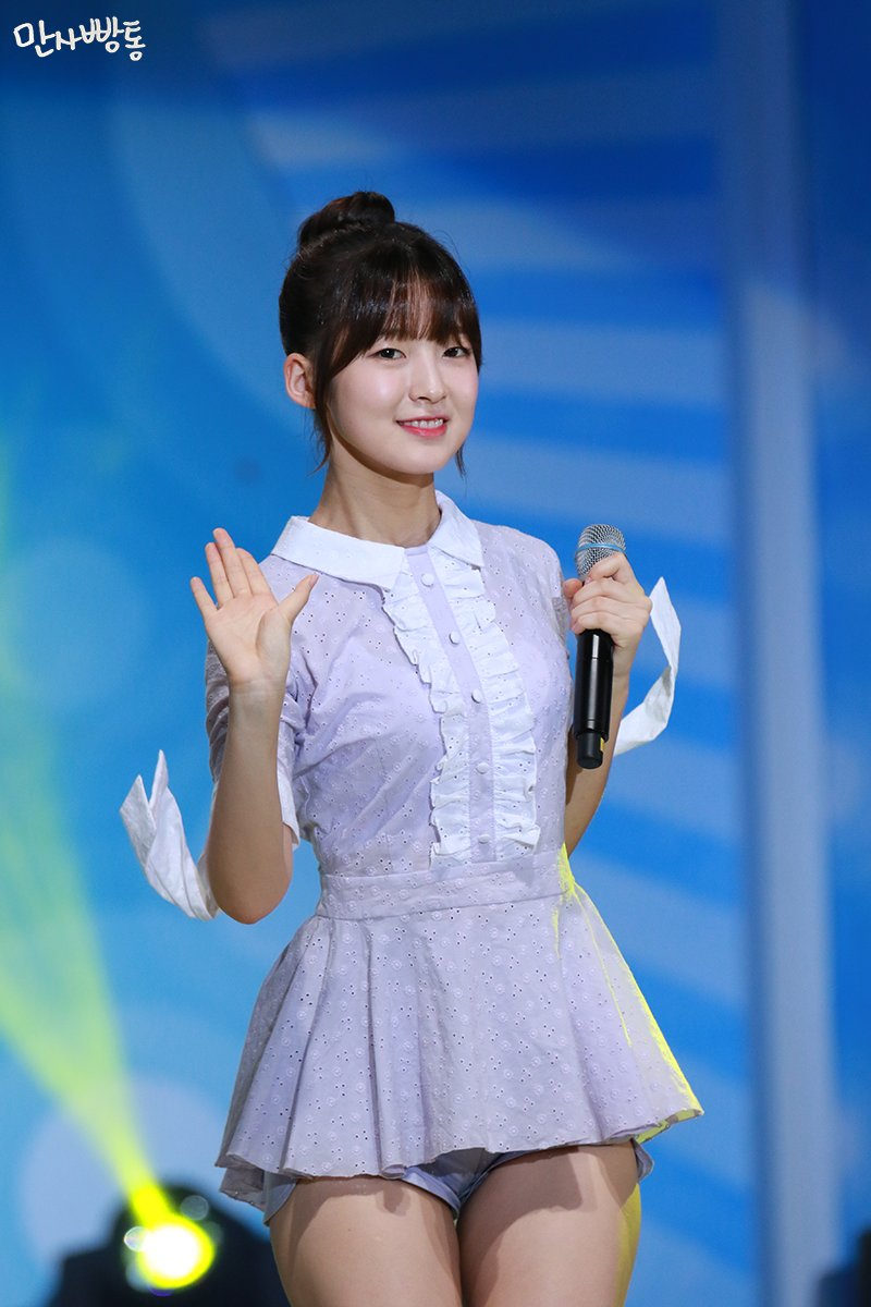 10004bt's tweet photo. 160730 봉화은어축제 #오마이걸 #아린 https://t.co/gueOcaLpPx