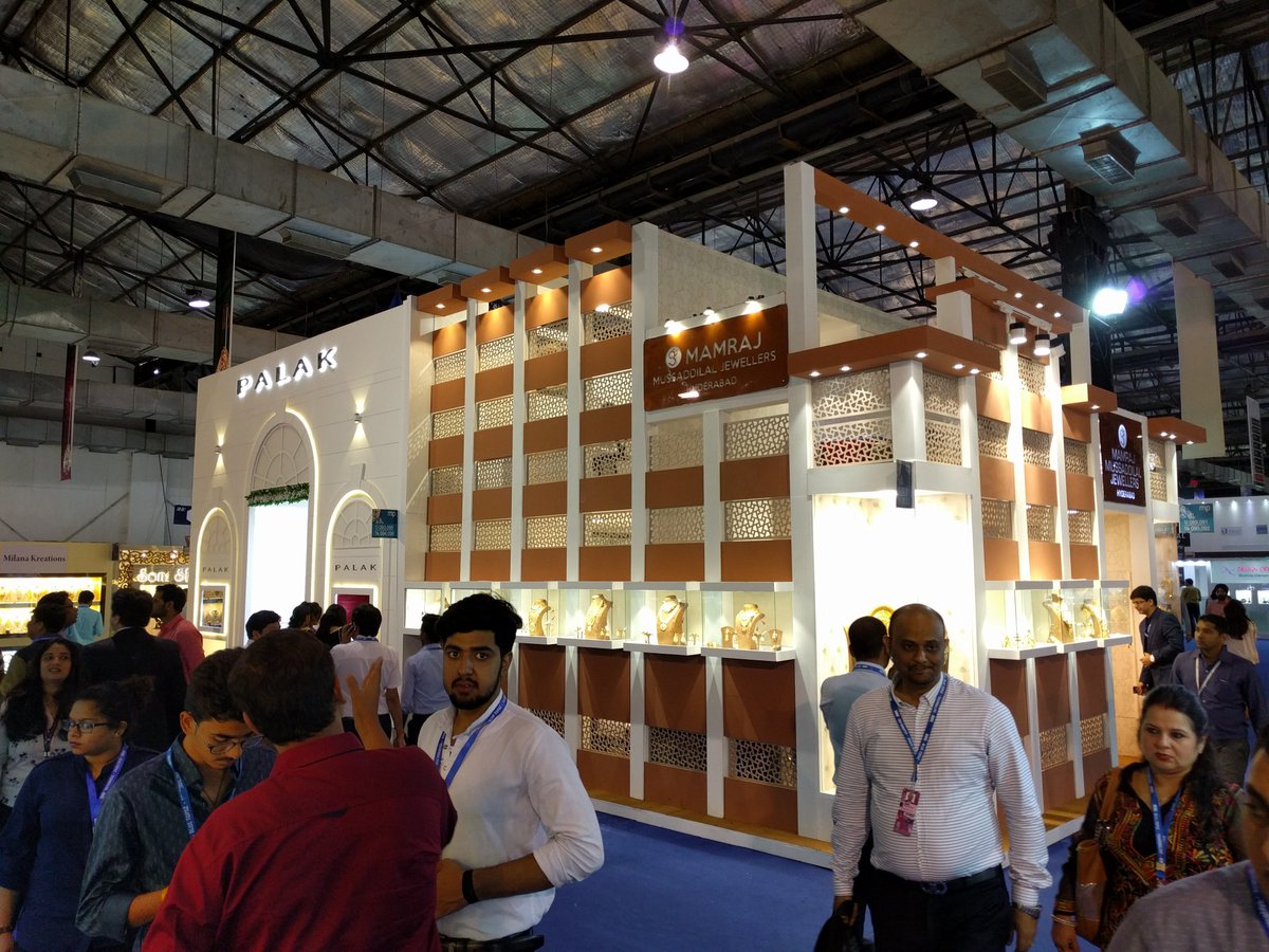 SeventyEMG's tweet photo. Here's a look at the grand setup at India International Jewellery Show by @GJEPCIndia. #IIJS2016 https://t.co/jSUthpWvdq